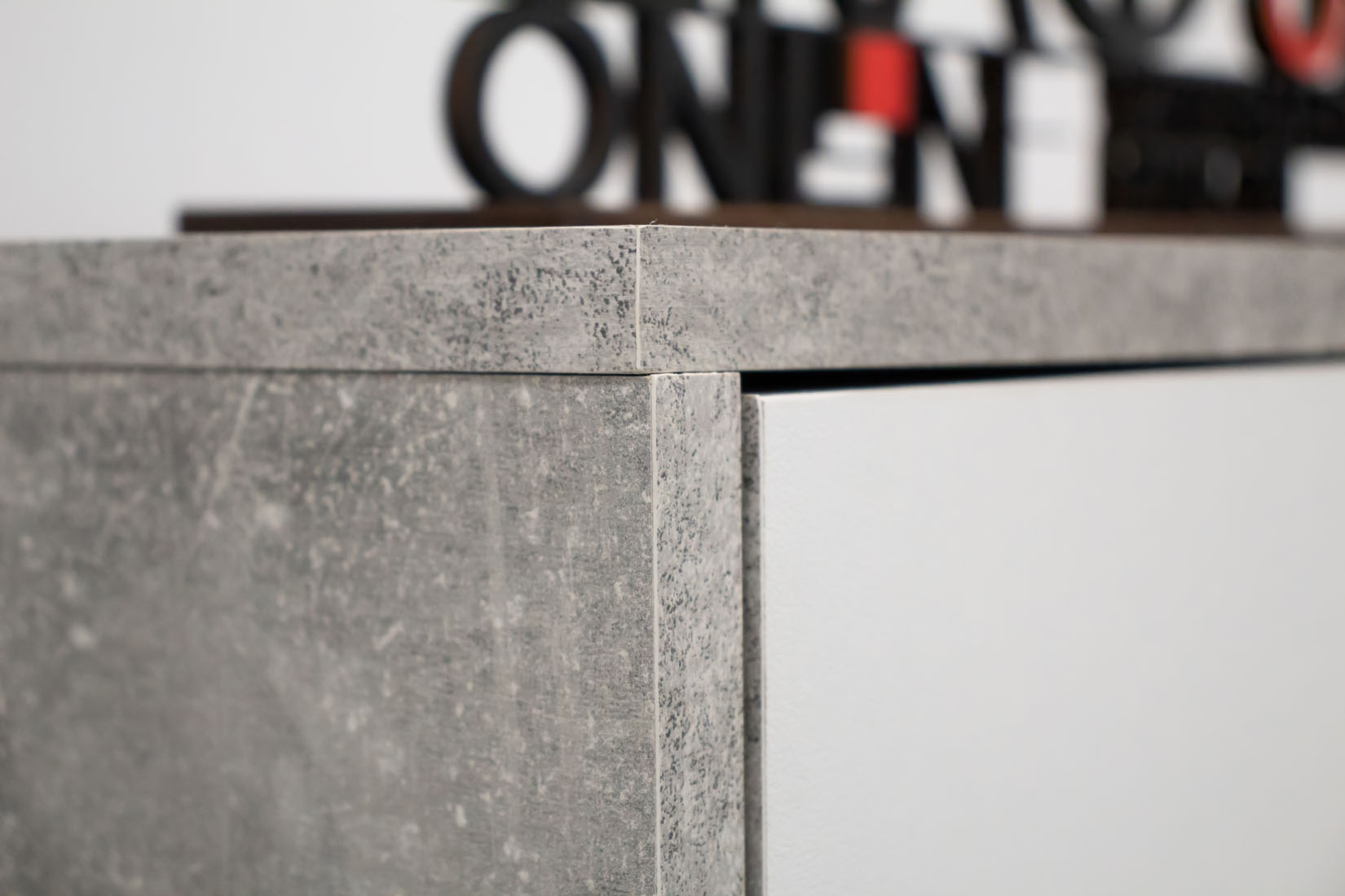 Денвер КМ 01 Комод 4 ящика Белый/Ателье светлый