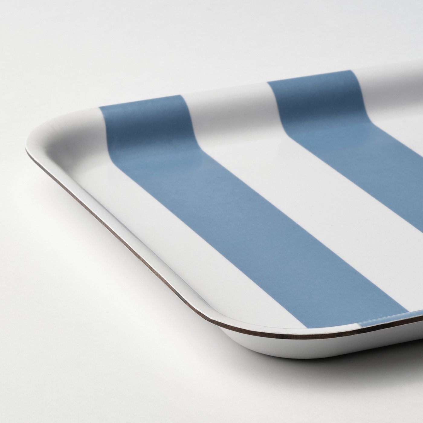 SOLDATFISK IKEA 906.078.53 Поднос 20x28 см белые/синие полоски